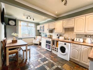 Photo 18- click for photo gallery